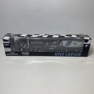 NASCAR HENDRICK MOTORSPORTS 1:64 RCAA RACING TRUCK KYLE LARSON DIECAST SPIELZEUG - Bild 1 von 9