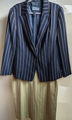 JUEGO TRAJE GERRY WEBER (CHAQUETA S44&FALDA S46) TALLA 44/46 HECHO EN ALEMANIA COMO NUEVO Foto 1 de 4