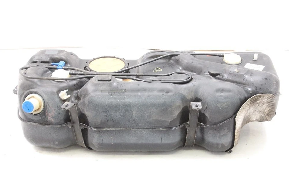 Depósito de combustible Suzuki SWIFT 4 FZ 8910068L00 1.2 69 KW 94 CV gasolina 03-2015 Foto 1 de 3