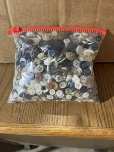 2 Lbs Vintage Buttons Sewing Crafts Fashion Mixed Lot E - Picture 1 of 1