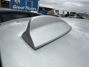 BMW 325i 3.0L RWD Antenna 2006 OEM - Picture 1 of 3