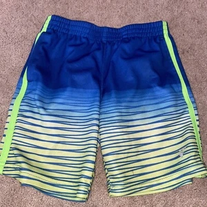 Boys Fila Size 5 Running Shorts  - Picture 1 of 3