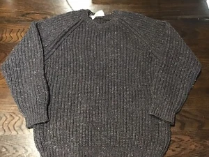 Schwarzer Strickpullover aus 100 % Wolle hergestellt in Irland von Rubha-Oilean - Bild 1 von 4