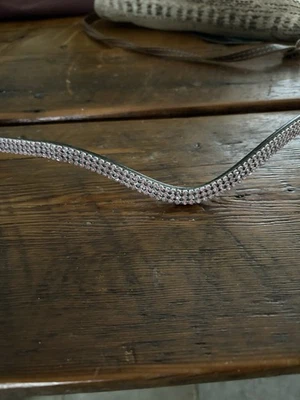 Nueva cinta para cejas de cuero púrpura en la espalda Bling Foto 1 de 3