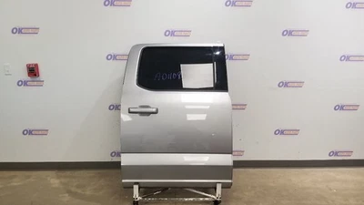 24 FORD F450 SUPER DUTY LARIAT DOOR REAR RIGHT PASSENGER SILVER CREW CAB Foto 1 de 4