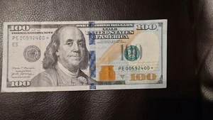 RARE $100 DOLLAR BILL US BILL STAR NOTE, SERIES 2017A PE 00592400* COLLECTIBLE  - Picture 1 of 6