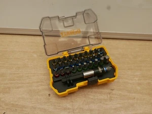 DeWALT DT71562 32pce colour coded screwdriver bit set in handy case + belt clip - Picture 1 of 4
