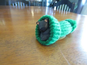 Vintage Byers Choice Carolers - 1994 - Black Cat in a Green Hat  - Adorable - Picture 1 of 9