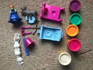 Pla Doh Frozen Olaf, Anna,sled adventure all play doh tubs - Picture 1 of 6