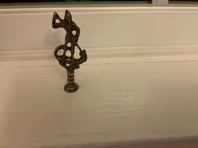 Manipulación de pipa de plata Sven Berg Stirling de Colonial Williamsburg Silversmith Foto 1 de 4