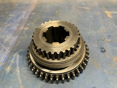 Conjunto de 1ª marcha y buje de transmisión Triumph TR2 TR3 TR3A Foto 1 de 4