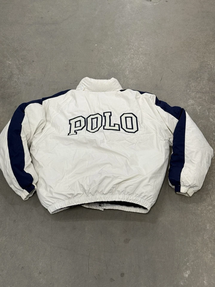 Polo deportivo vintage años 90 blanco acolchado azul marino raro cuadrado L como está Foto 1 de 4