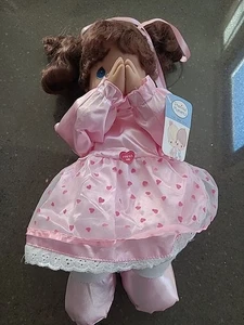 2005 DTM Precious Moments Gebet Mädchen Sound Spanisch Plüsch Rosa 14 Zoll LESEN - Bild 1 von 7