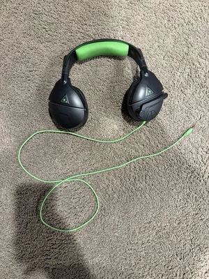 Auriculares para juegos Turtle Beach con cable con micrófono negro/verde Foto 1 de 2