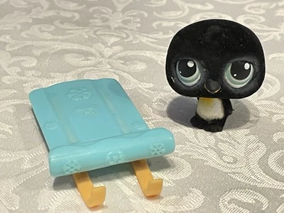 Littlest Pet Shop Fuzzy Penguin #333 & Sled LPS - Image 1 of 4