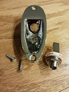 New Genuine Fender Stratocaster Jack Plate/ Switchcraft Jack/ 2 Stainless Screws - Picture 1 of 3