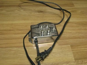 TV Amplifier Radio Shack 15-1119 4-Way TV FM Distribution 75-Ohm Coax 50-400MHz - Picture 1 of 4