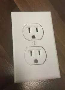 1x gefälschte elektrische Wandsteckdose lustiges Aufkleber Streich Witz Aufkleber Gag Youtube LOL HA - Bild 1 von 4