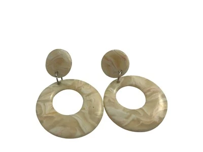 Pendientes colgantes redondos retro acrílico beige crema remolino aros ligeros Foto 1 de 4