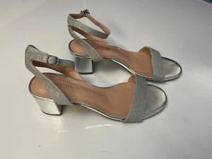 SALE! New size 9 W Women’s DREAM PAIRS Silver chunky Shoes HEELS prom wedding - Picture 1 of 11