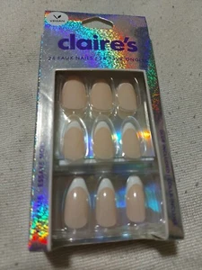 Claire's NEW 24 Faux Nails - Glue Included - Picture 1 of 2