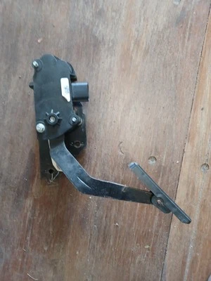 11-14 Ford Econoline E-450 Van 6.8 Gas Accelerator Pedal - MATCH PIC - Image 1 of 4