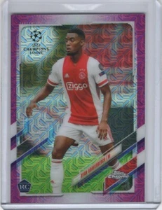 2020-21 Topps Chrome UCL Japan Fuchsia Wave Refractor Ryan Gravenberch RC 82/125 - Picture 1 of 2