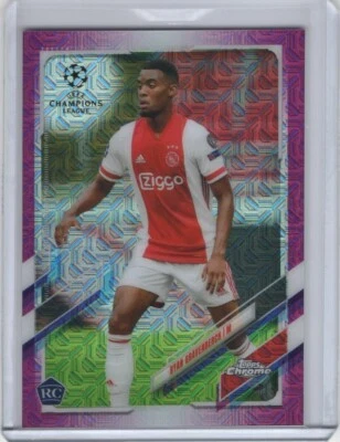 2020-21 Topps Chrome UCL Japan Fuchsia Wave Refractor Ryan Gravenberch RC 82/125 - Image 1 of 2