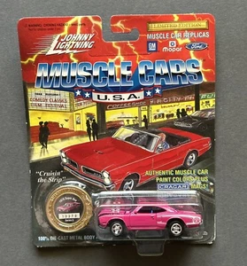 Johnny Lightning Muscle Cars USA 1970 Dodge Super Bee 1:64 Pink - Picture 1 of 6
