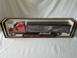 Snap-On Crown Premiums 1:43 Die-Cast Freightliner Replica Bank - America - Picture 1 of 7
