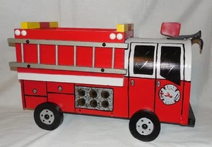 NEU Rot FD. Handbemalter Feuerwehrauto Briefkasten handbemalt Feuerwehrauto Briefkasten ☆☆ - Bild 1 von 7