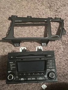 11-12-13 Kia Optima original Radio CD GPS Screen Navigation OEM - Picture 1 of 2