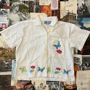 Adorable vintage button up shirt - Picture 1 of 5