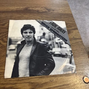 Bruce Springsteen Fade Away/Be True 7" Pic Sleeve 1981 CBS 11-11431 - Imagen 1 de 4
