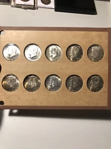Juego de medio dólar Kennedy 1964 Wayte Raymond Board excelente tono 10 monedas - Imagen 1 de 12