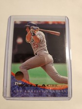 1994 Leaf Baseball Card #21 Tim Wallach Los Angeles Dodgers Top Loader Penny 