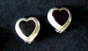 ORECCHINI CLIP "CUORE NERO" STERLING E ONICE DI WM. DeMATEO, VA - Foto 1 di 1