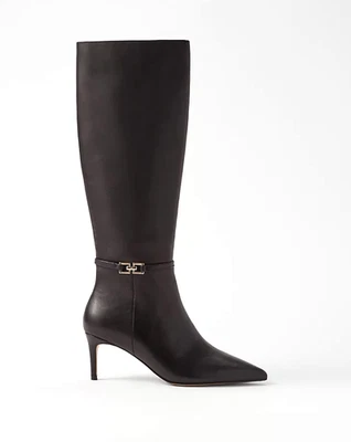 Botas Ann Taylor femininas de couro preto com alça de corrente $348 tamanho 8M - Imagem 1 de 4