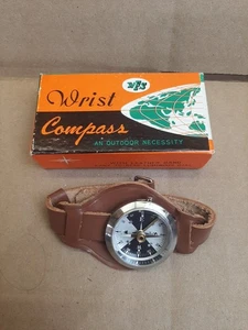 Vintage 1960s WFS Wrist Compass In Box No. 10617 350 - An Outdoor Necessity - Picture 1 of 8