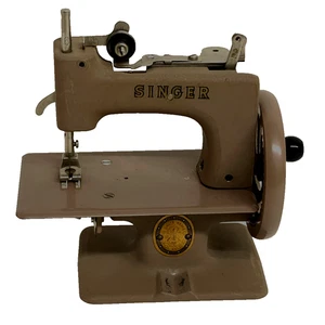 Singer 20 Sewhandy Toy Kindernähmaschine 50er Jahre beige Made in G.B. - Bild 1 von 5