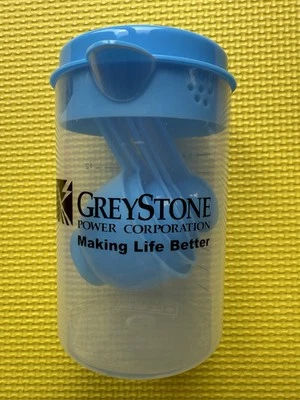 Measuring Cups w Plastic Measuring Spoons & Strainer/Pourer - Image 1 of 4