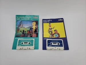 Two Vintage Sesame Street Sing Along Cassette Tapes And Lyric Booklets - Picture 1 of 7