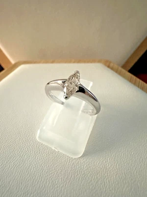 18kt.solid white gold engagement ring with 0.43Ct.marquise diamond,size 4. - Image 1 of 4