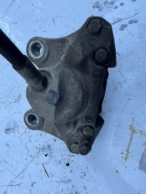 1989 Mercedes Mercedes-Benz 300SE ￼W126 Rear Left Caliper Foto 1 de 4