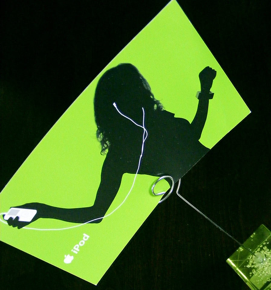  Original Apple iPod Postkarte in GRÜN  NEU  Werbung/Merchandising  TOP - Bild 1 von 1