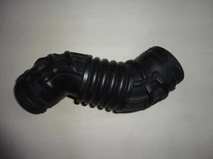 New OEM 2017 2021 Maserati Levante V6 3.0 Right side Clean Air intake Hose - Picture 1 of 4