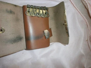 VENTA DE PATRIMONIO ESTUCHE LLAVE MARRÓN - TIENE 12 LLAVES -- USADO SUAVEMENTE - Imagen 1 de 4