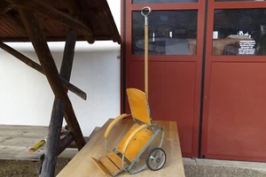 c.1940 RARO COCHECITO con 2 ruedas para empujar CARRITO DE MUÑECAS Gick muñecas decoración - Imagen 1 de 15