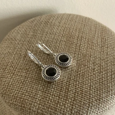 Современные круглые серьги-подвески с черными стразами Napier  - Изображение 1 из 4