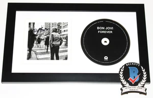 SÄNGER JON BON JOVI SIGNIERT GERAHMT "FÜR IMMER" 2024 COVER BOOKLET ALBUM BECKETT COA - Bild 1 von 3
